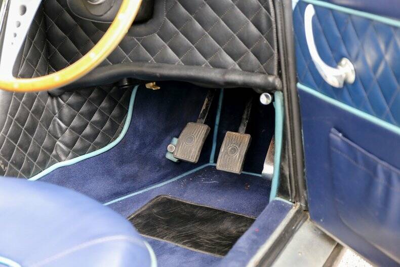 Image 40/50 of Gordon-Keeble GT (1964)