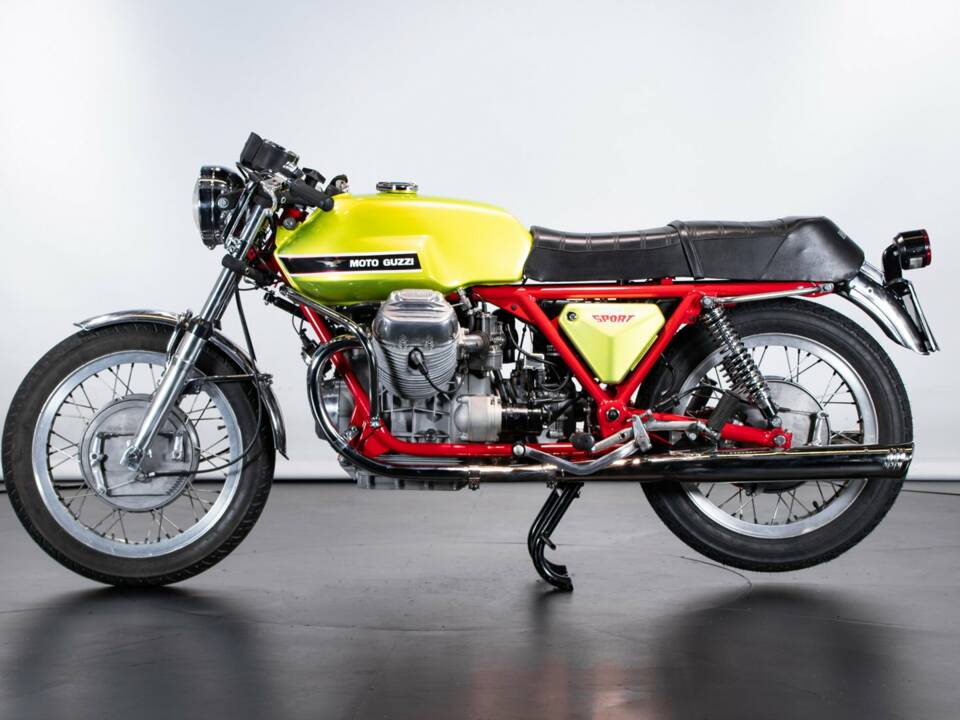 Afbeelding 1/50 van Moto Guzzi DUMMY (1971)