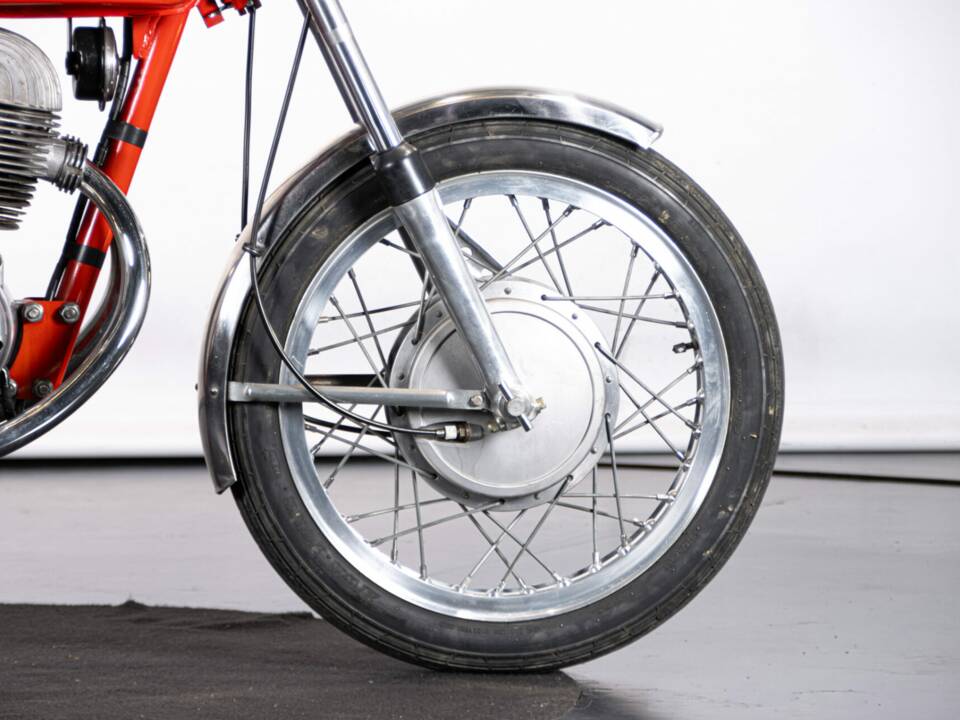 Image 39/50 of MV Agusta 350 S (1972)