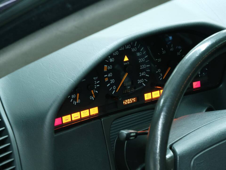 Bild 26/50 von Mercedes-Benz S 420 C (1994)