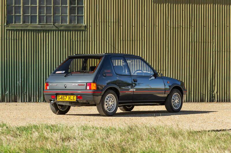 Imagen 35/50 de Peugeot 205 GTi 1.6 (1989)