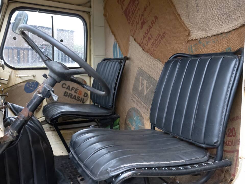 Image 14/20 de Citroën HY (1957)