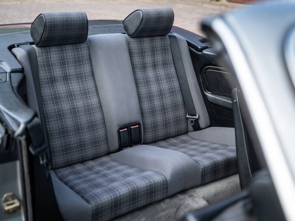 Image 59/71 of BMW 325i (1989)