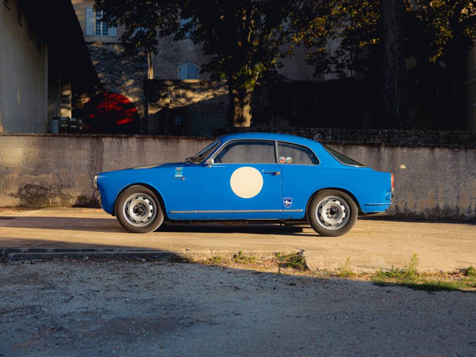 Image 5/24 of Alfa Romeo Giulietta Sprint (1960)