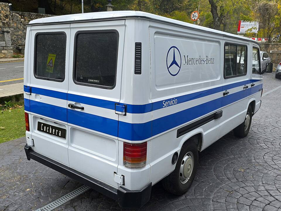 Immagine 4/5 di Mercedes-Benz MB 140 (1989)