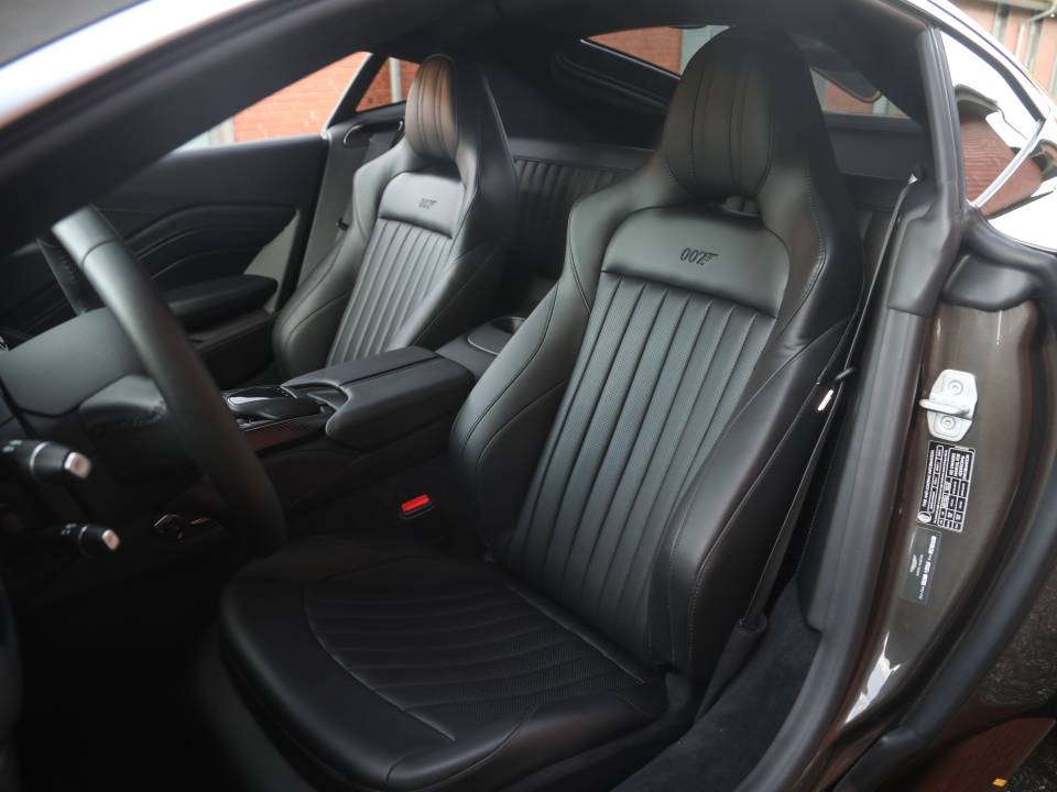 Immagine 9/17 di Aston Martin Vantage V8 &quot;007 Edition&quot; (2021)