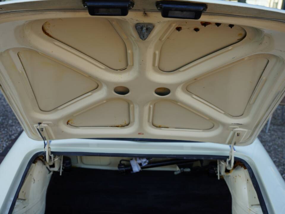 Image 43/50 de Alfa Romeo 1600 Spider Duetto (1967)