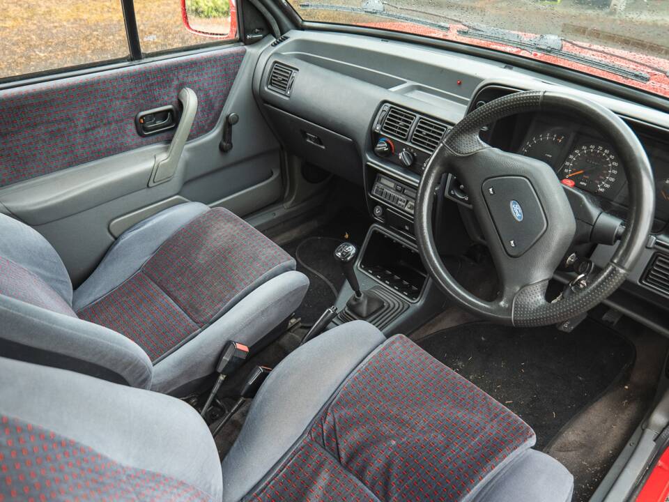 Immagine 5/50 di Ford Escort IV XR3i (1987)