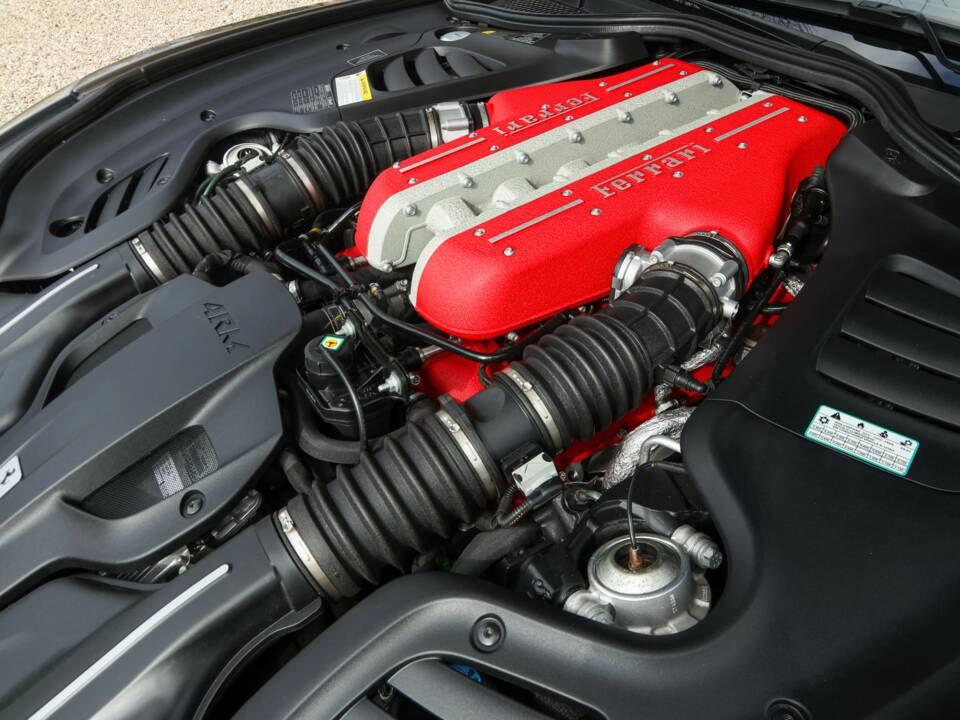 Immagine 27/50 di Ferrari GTC4Lusso (2018)