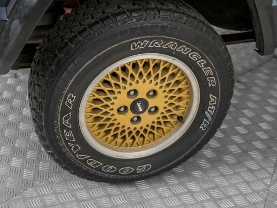 Bild 31/50 von Jeep Cherokee 2.8L V6 (1986)