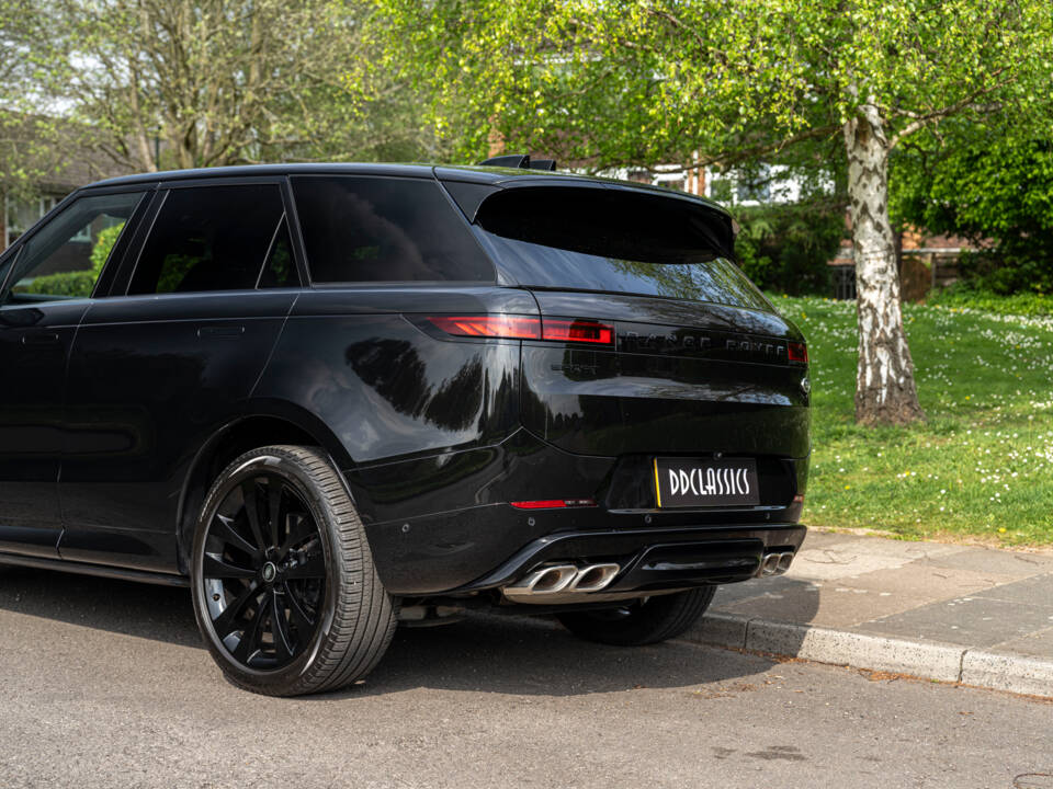 Image 10/32 of Land Rover Range Rover Sport P530 (2023)