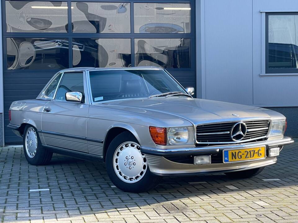 Bild 21/21 von Mercedes-Benz 560 SL (1987)