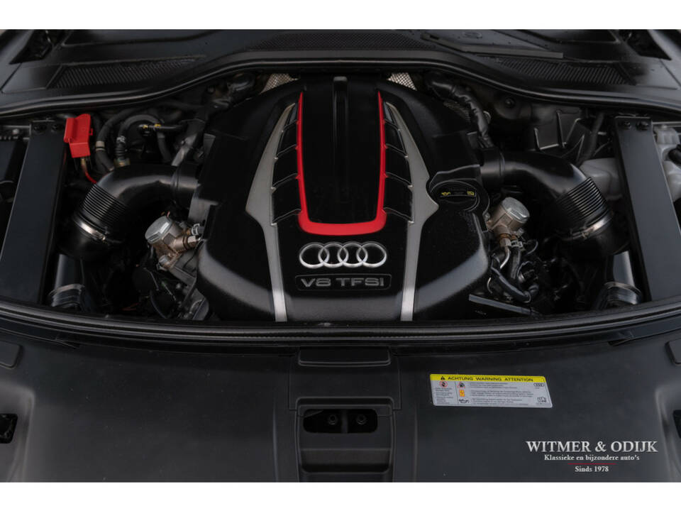 Image 36/36 of Audi S8 4.0 TFSI (2016)