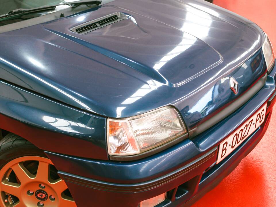 Imagen 4/27 de Renault Clio I 1.8 16V (1994)