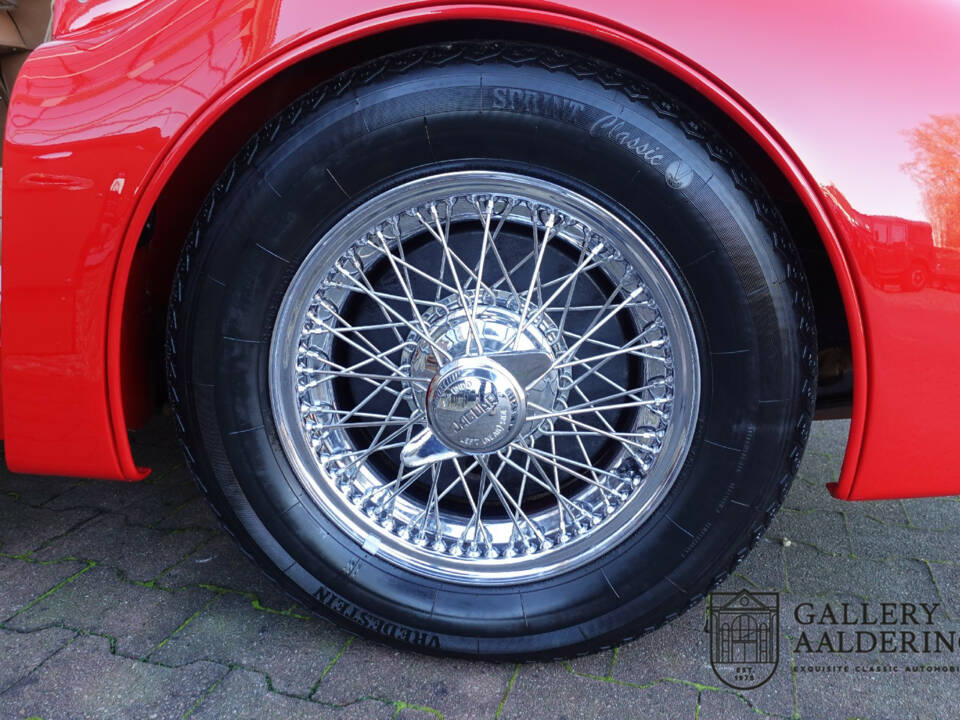 Image 29/50 of Jaguar XK 120 OTS (1954)