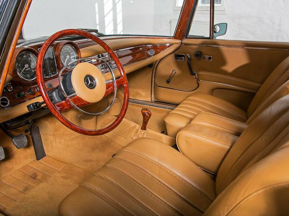 Imagen 26/34 de Mercedes-Benz 280 SE 3,5 (1969)
