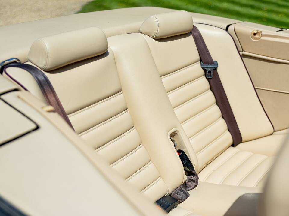 Image 8/46 of Bentley Azure (1997)