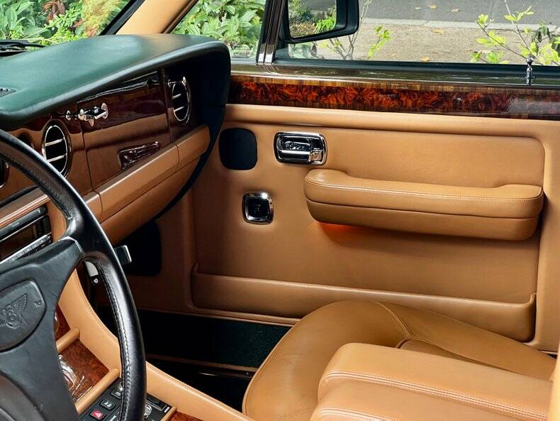 Bild 34/50 von Bentley Turbo R (1990)