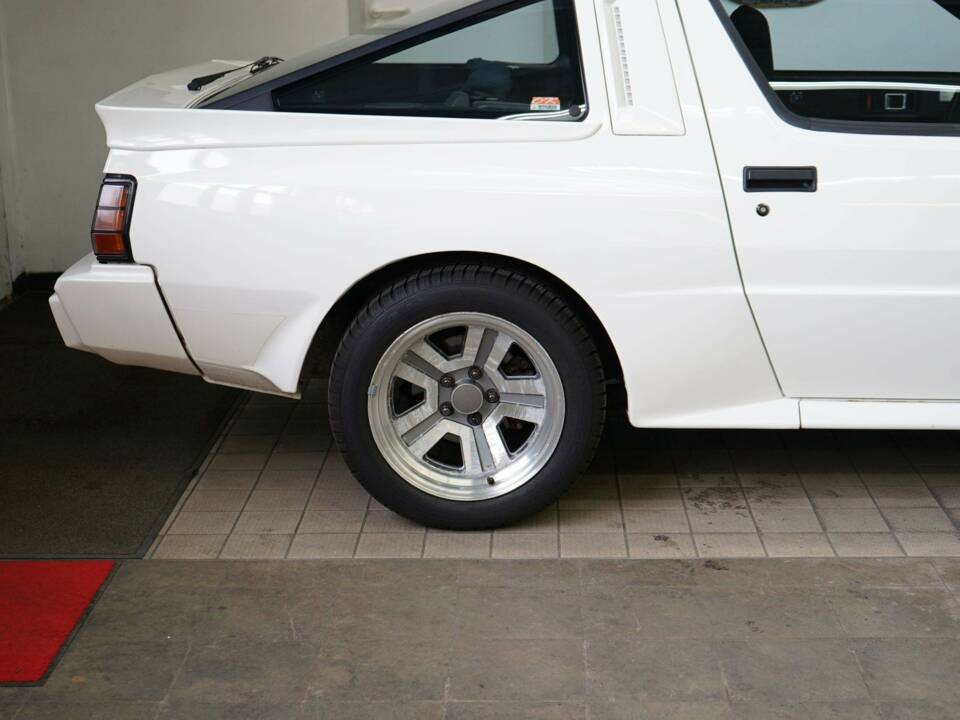 Image 52/55 of Mitsubishi Starion (1989)