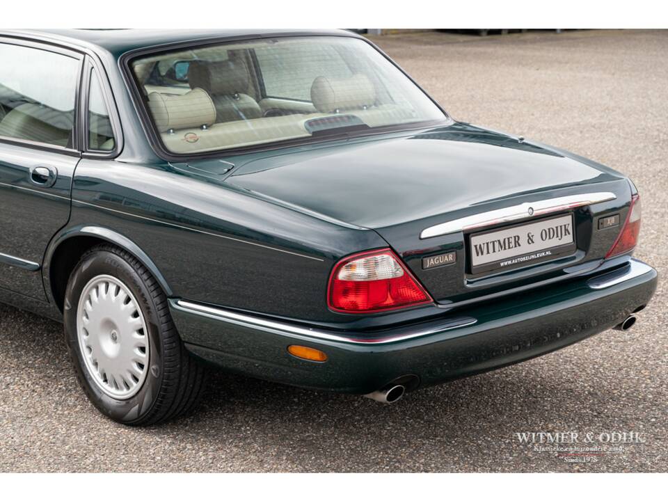 Bild 16/32 von Jaguar XJ 8 Executive (1998)