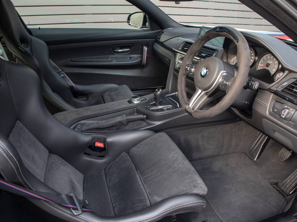 Image 16/67 of BMW M4 GTS "DTM Champion Edition" (2016)
