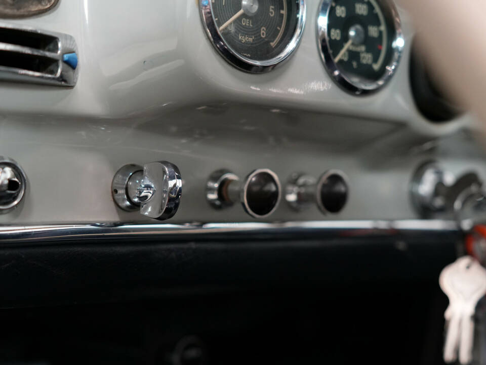 Bild 50/50 von Mercedes-Benz 190 SL (1958)