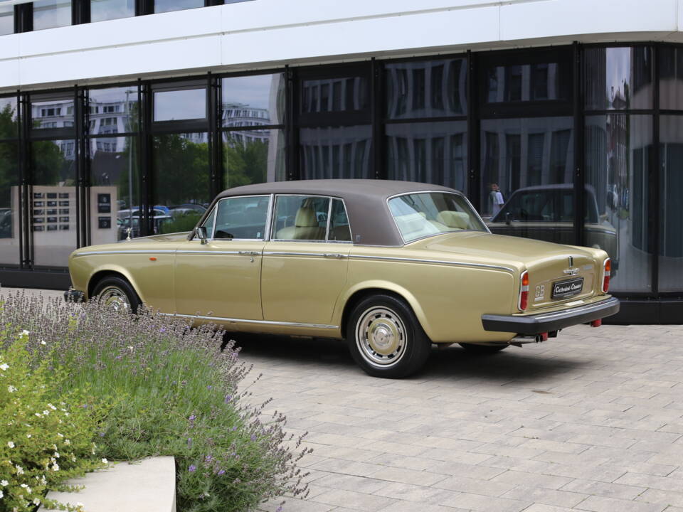 Image 15/37 of Rolls-Royce Silver Shadow II (1978)