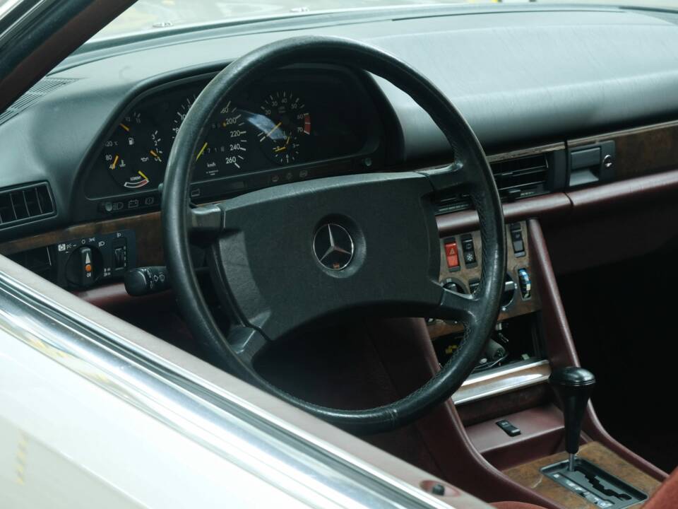 Bild 28/50 von Mercedes-Benz 560 SEC (1986)