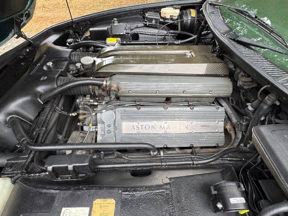Image 30/30 of Aston Martin V8 Coupé (1996)