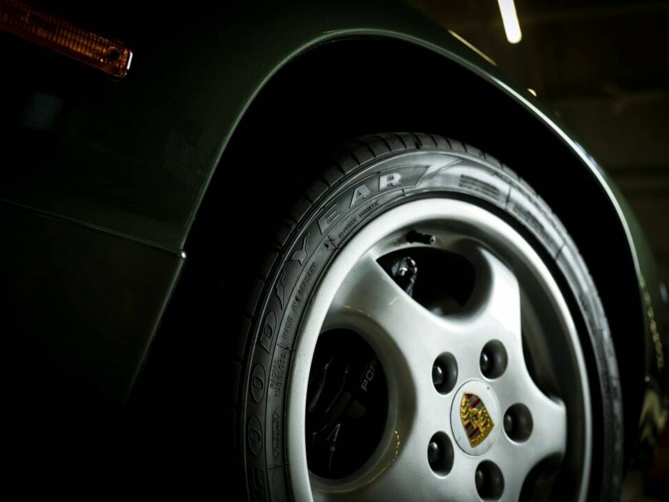 Image 6/15 of Porsche 928 GTS (1992)