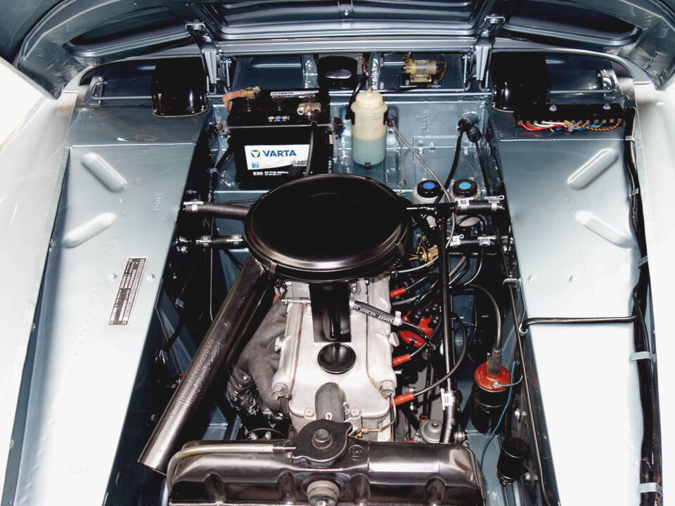 Image 29/42 of Borgward Isabella Coupe (1961)