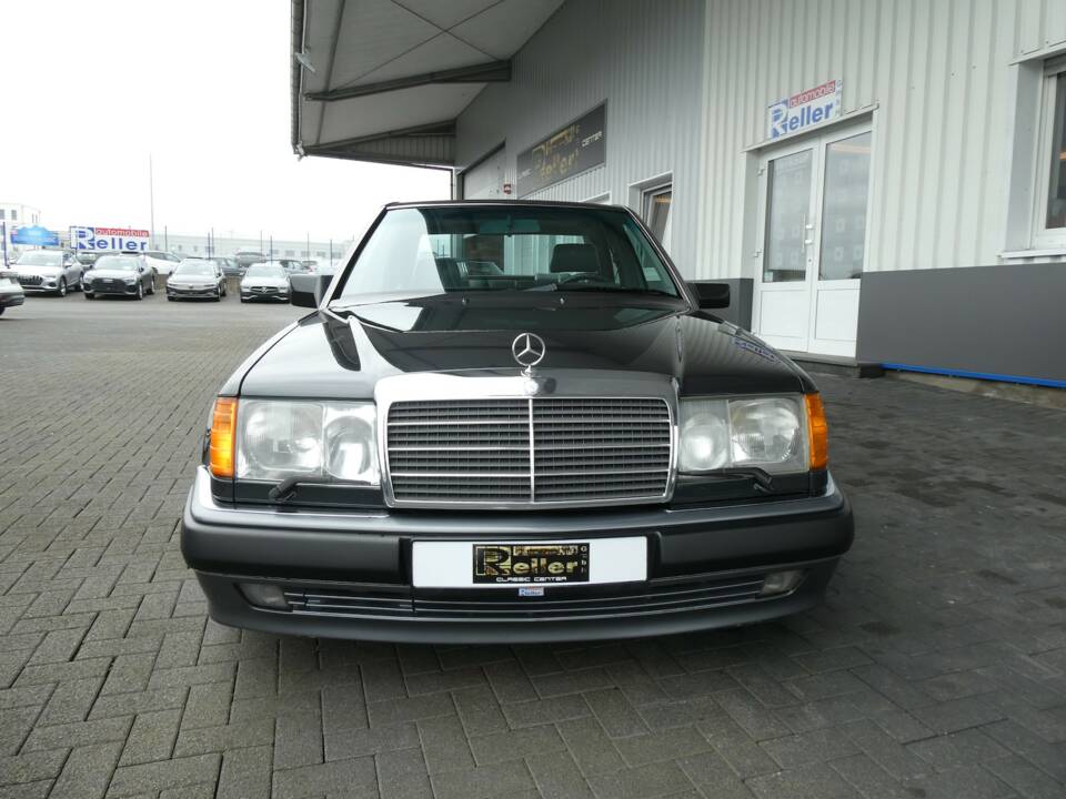 Image 2/21 of Mercedes-Benz 500 E (1992)