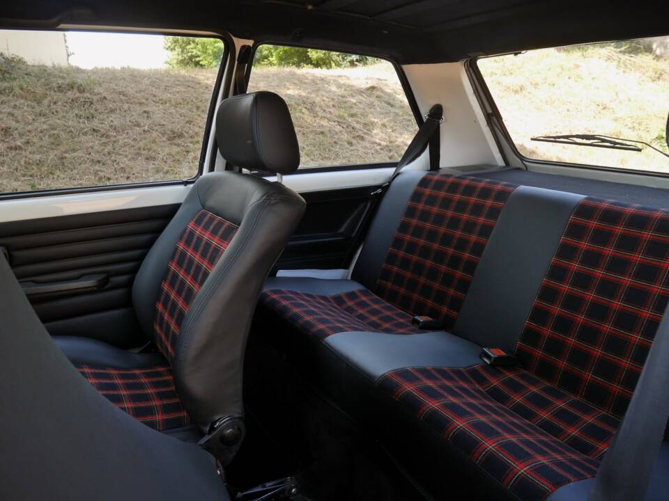 Image 23/35 of Volkswagen Golf Mk I GTI 1.6 (1980)