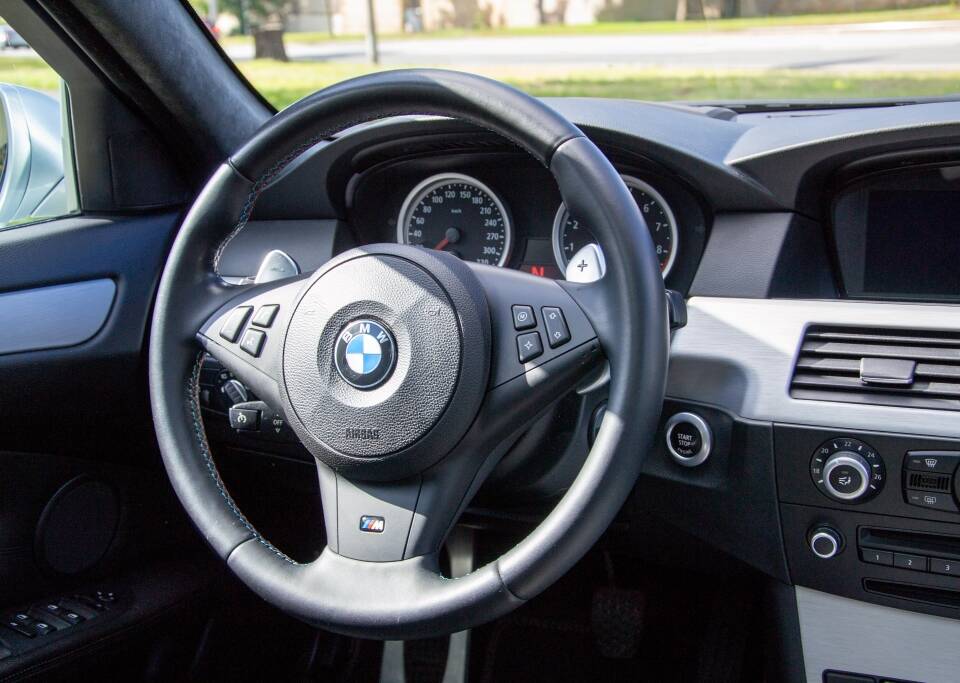 Afbeelding 24/41 van BMW M5 Touring (2008)