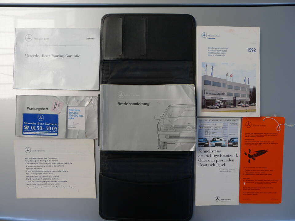 Image 18/47 of Mercedes-Benz 500 SL (1992)