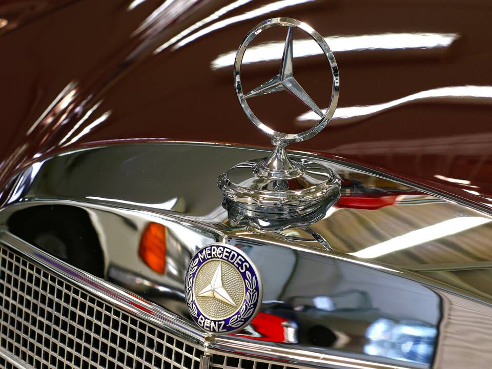 Bild 9/39 von Mercedes-Benz 220 SE b (1964)