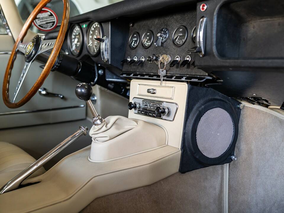 Bild 76/102 von Jaguar E-Type 4.2 (1966)