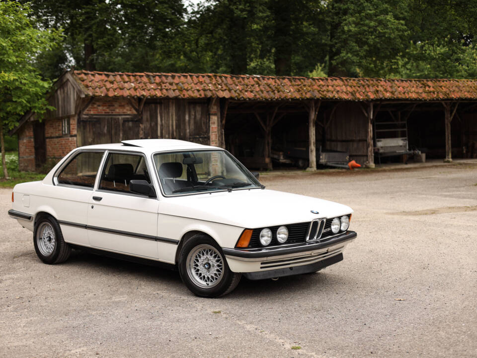 Image 3/95 of BMW 323i (1980)