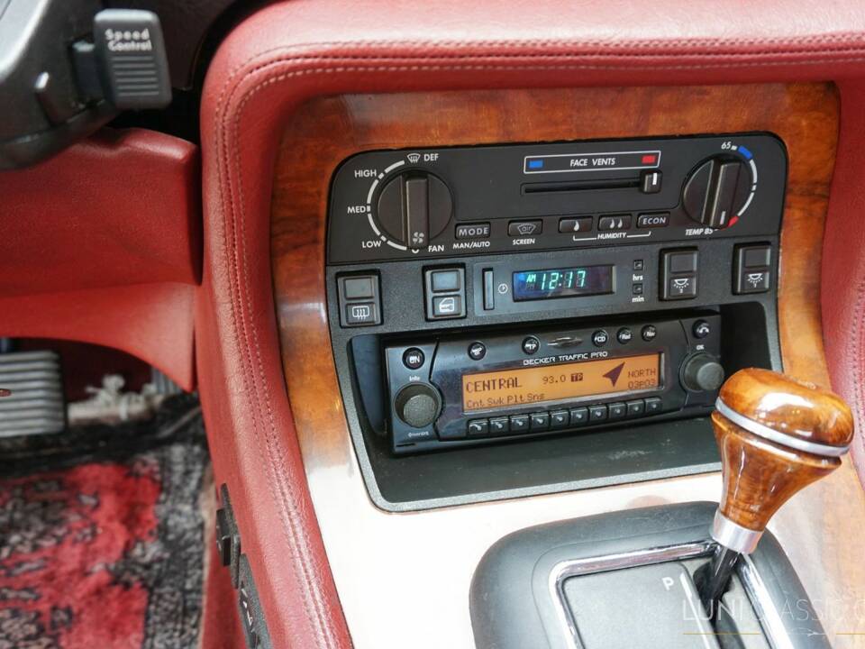 Image 39/61 de Jaguar Sovereign 3.6 (1987)