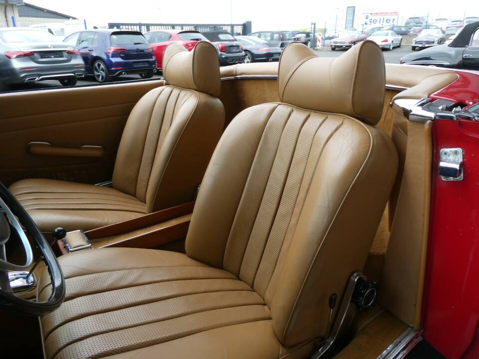 Image 11/27 of Mercedes-Benz 280 SL (1969)