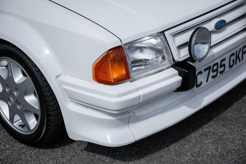 Image 13/33 de Ford Escort turbo RS (1986)