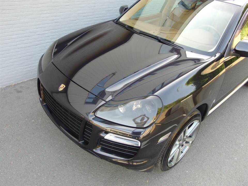 Image 10/93 of Porsche Cayenne Turbo (2007)
