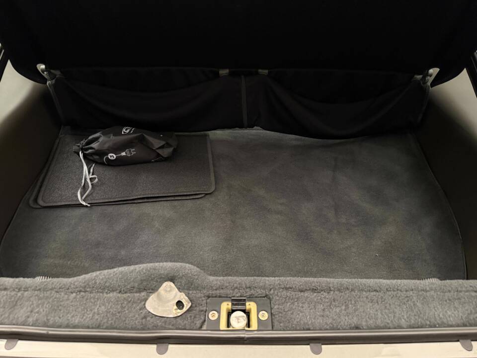 Image 18/19 of Porsche 928 S4 (1990)
