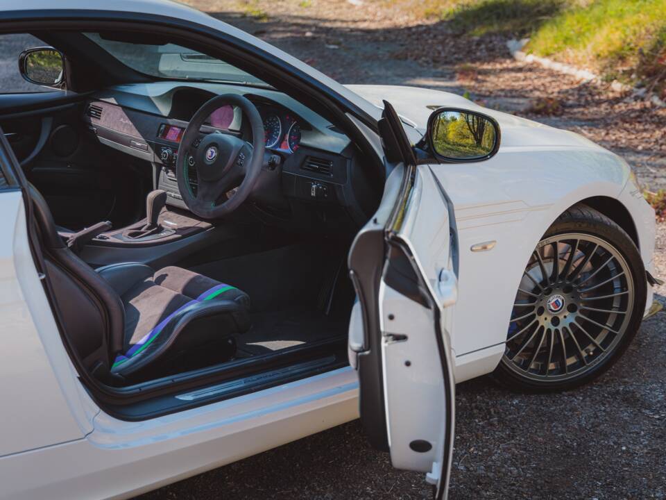Image 24/44 de ALPINA B3 GT3 (2012)