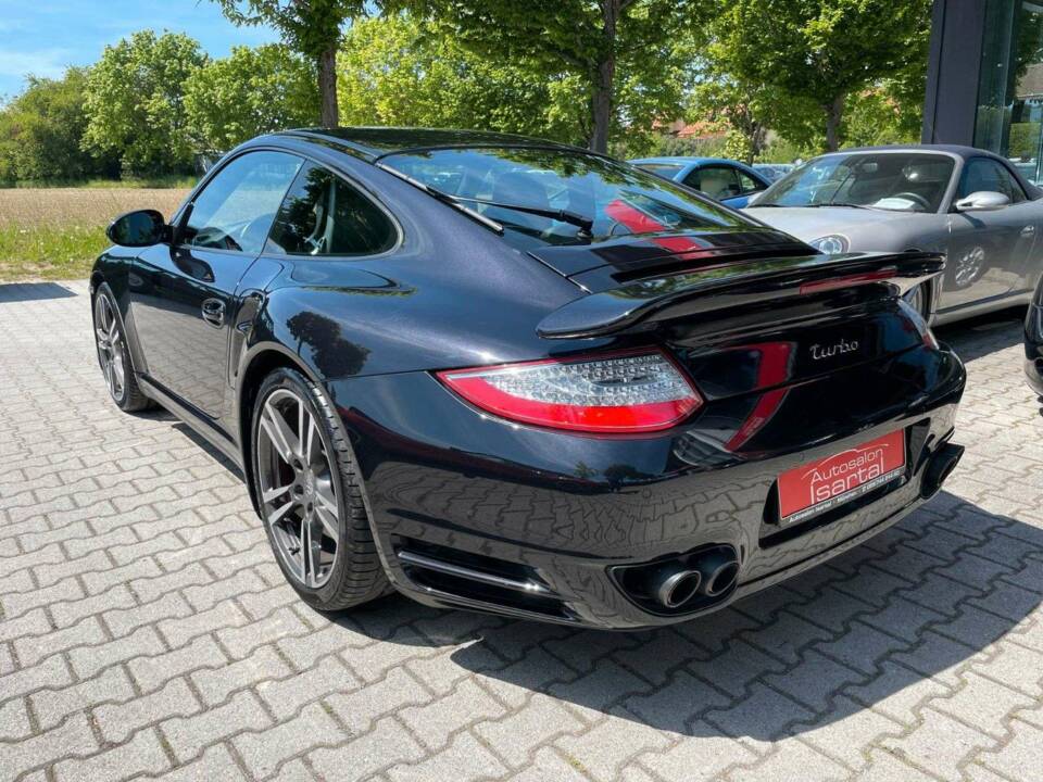 Immagine 10/17 di Porsche 911 Turbo (2010)