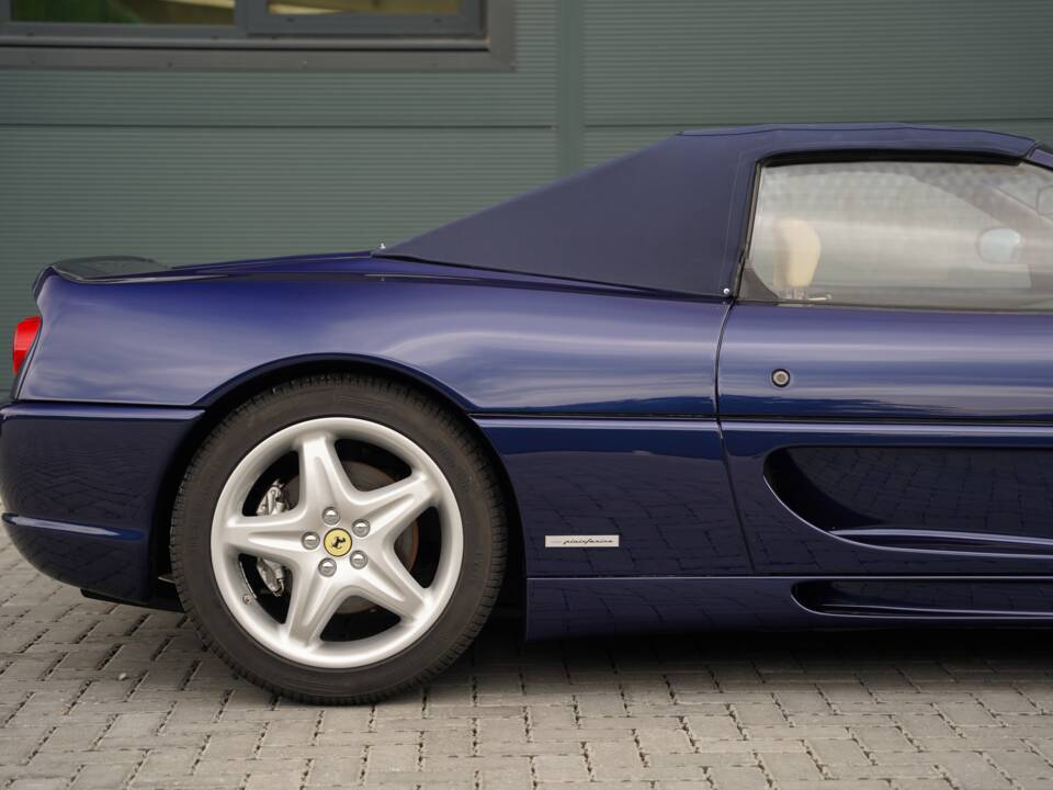 Image 23/50 de Ferrari F 355 Spider (1998)