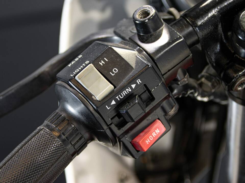 Bild 46/50 von Yamaha RD 350 LC (1990)