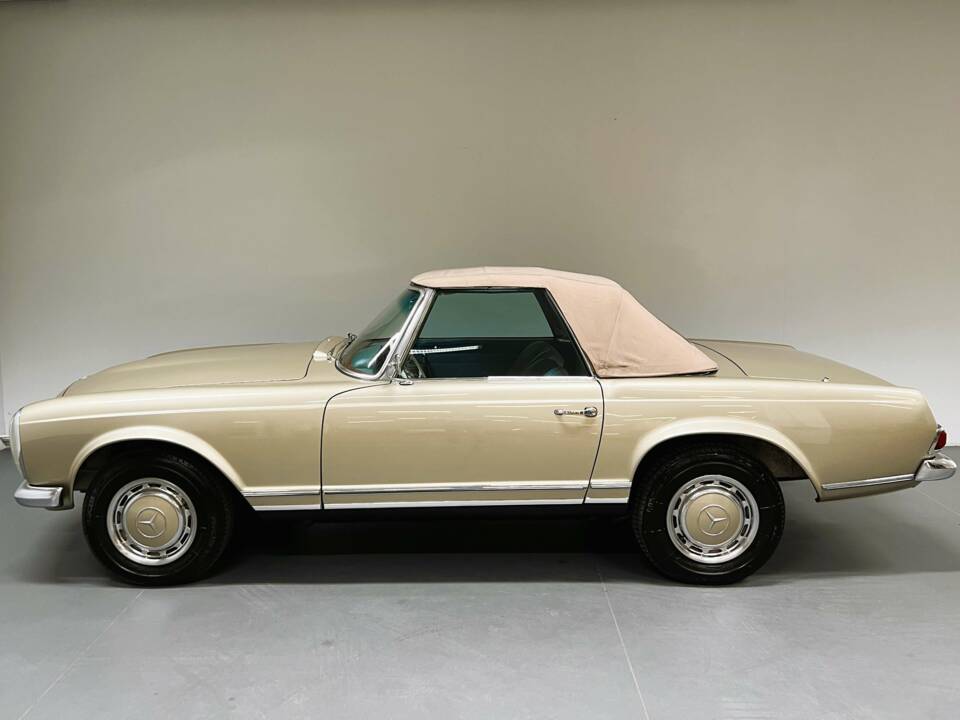 Image 12/26 de Mercedes-Benz 250 SL (1967)