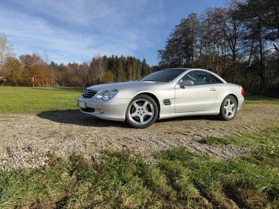 Image 74/89 of Mercedes-Benz SL 500 (2002)