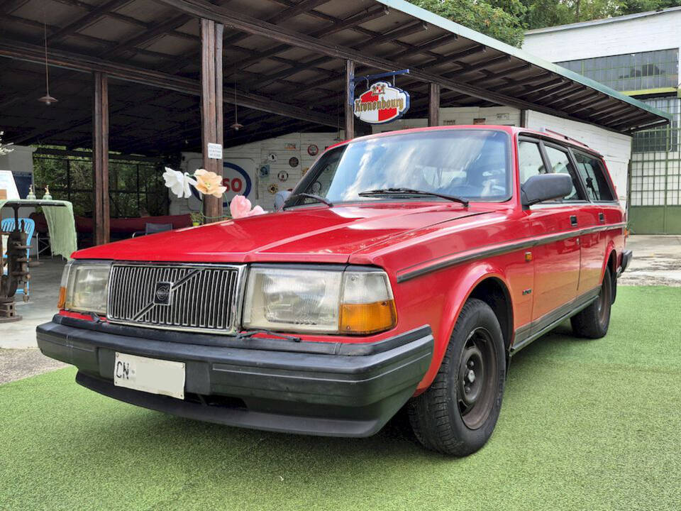 Bild 4/48 von Volvo 245 Super Polar (1992)